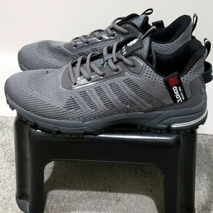 Men's knit trail running sneakers